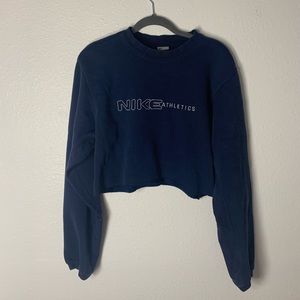 NIKE crop sweatshirt
